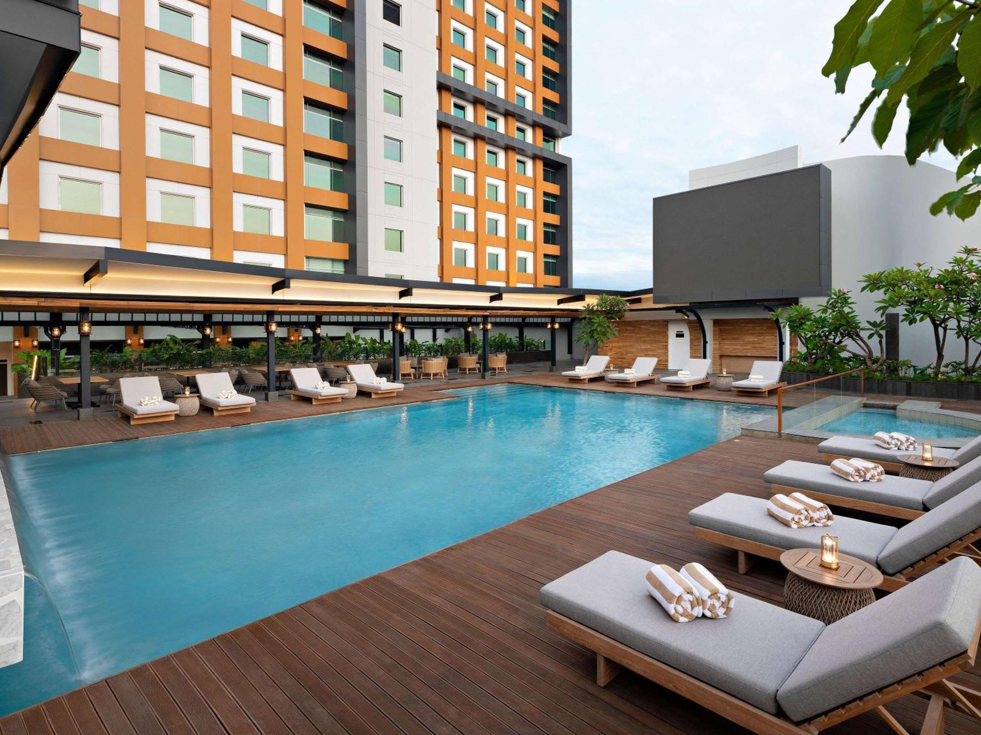 Moevenpick Hotel Jakarta City Centre Zewnętrze zdjęcie